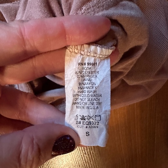 ✨Windsor Glitter ✨Bodycon dress Nude beige size small ✨ - Picture 6 of 9